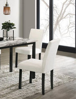 Set de Comedor con Sillas de Tela Blanca y Mesa con Acabado Tipo Mármol