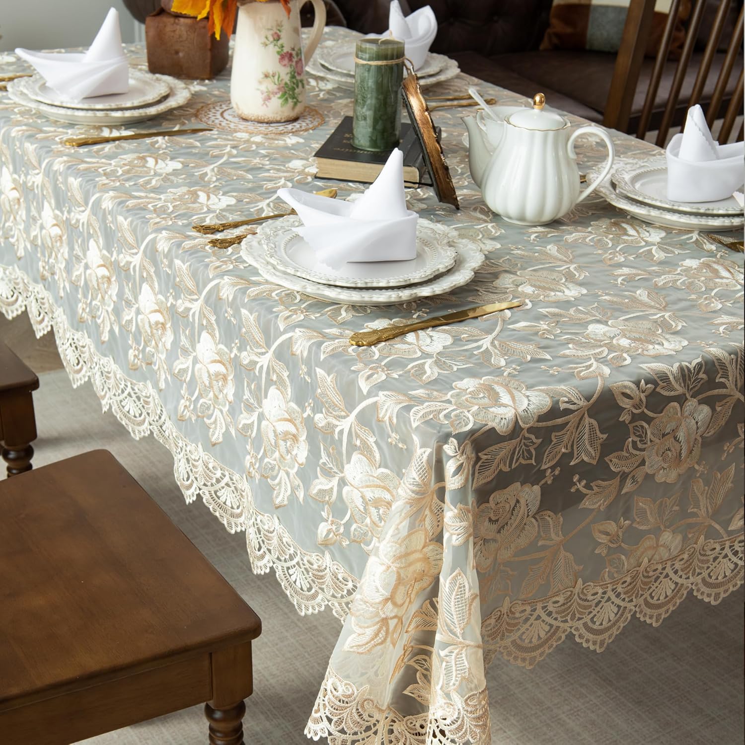 Mantel Vintage con Bordado Floral