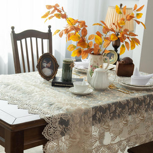 Mantel Vintage con Bordado Floral
