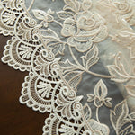 Mantel Vintage con Bordado Floral